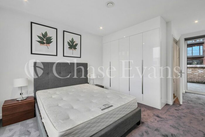 3 Bedroom Terraced House For Sale In Wansey Street, London, SE17