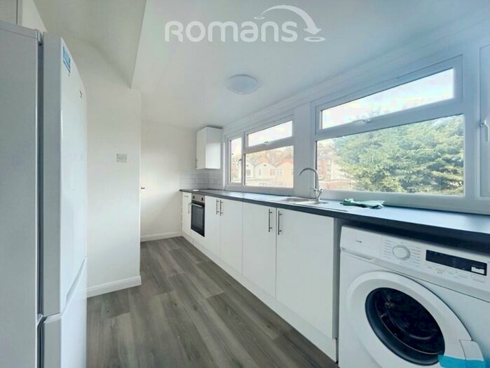 1 Bedroom Apartment To Rent In Mill End Road, HP12