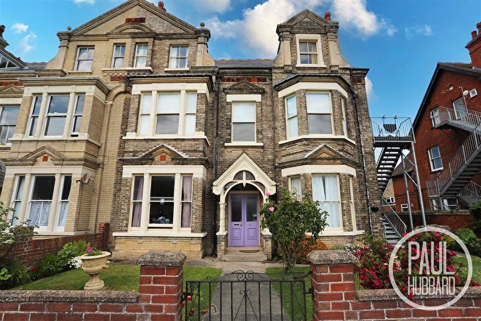 3 Bedroom Maisonette For Sale In Kirkley Cliff Road, Kirkley, NR33