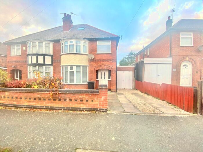 4 Bedroom Semi-Detached House To Rent In Cardinals Walk, Leicester LE5