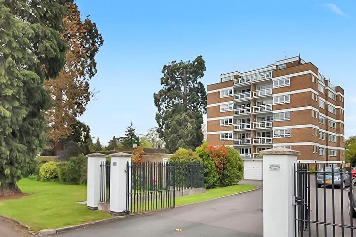 2 Bedroom Flat To Rent In Albert Road, Cheltenham, GL52