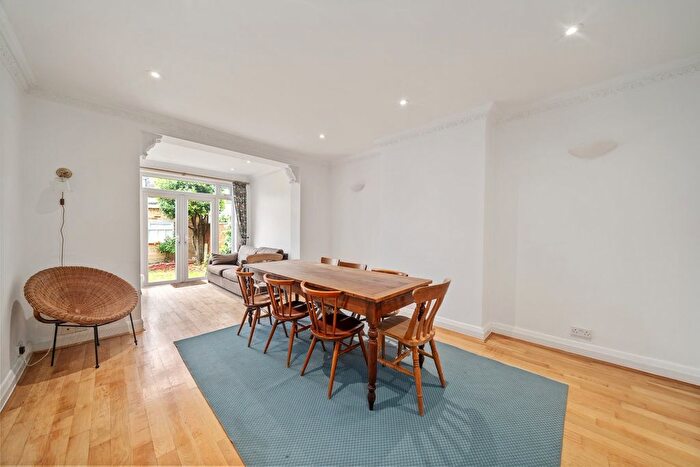 3 Bedroom Semi-Detached House To Rent In Third Avenue, Acton, London, W3