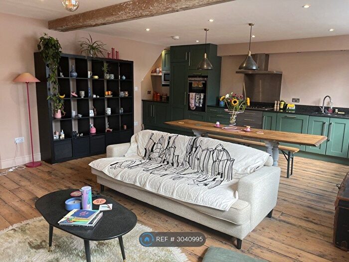 2 Bedroom Flat To Rent In Stafford Mill, Stroud, GL5
