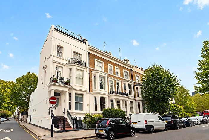 2 Bedroom Flat For Sale In Cromwell Crescent, Earl's Court, SW5