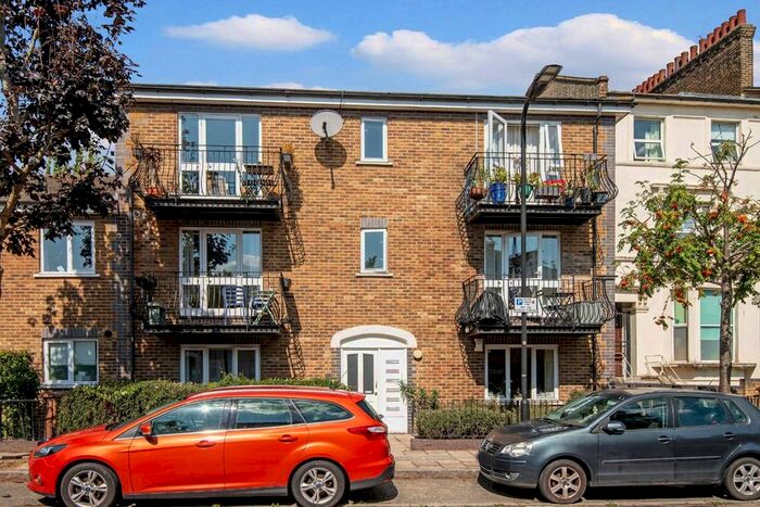 2 Bedroom Flat To Rent In Moulins Road, London, E9