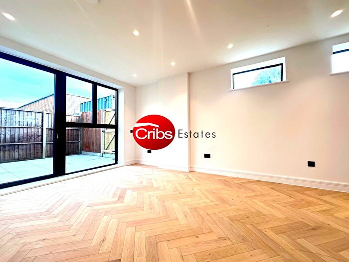 1 Bedroom Flat To Rent In London, SW20