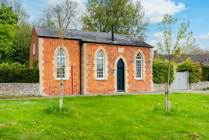 3 Bedroom Detached House For Sale In Bampton Road, Black Bourton, OX18