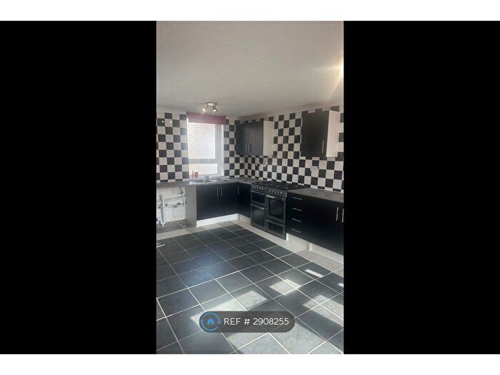 3 Bedroom End Terrace House To Rent In Langley Close, Redditch, B98