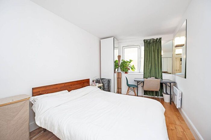 1 Bedroom Flat To Rent In Plumbers Row, Aldgate, London, E1