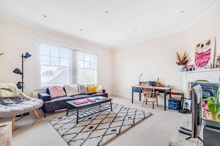 2 Bedroom Flat For Sale In Sheengate Mansions, East Sheen, SW14