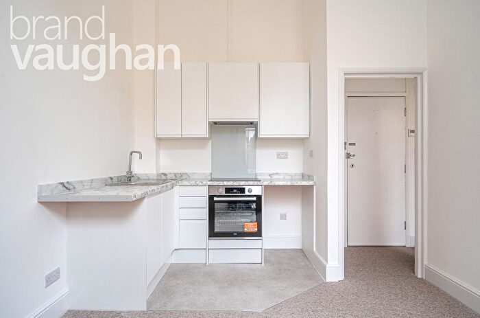 1 Bedroom Flat To Rent In Lower Rock Gardens, Brighton, East Sussex, BN2