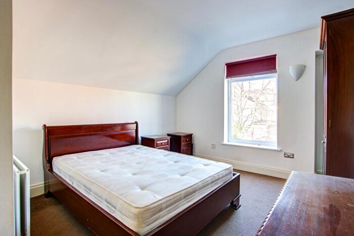 2 Bedroom Flat For Sale In Grosvenor Place, Jesmond, NE2