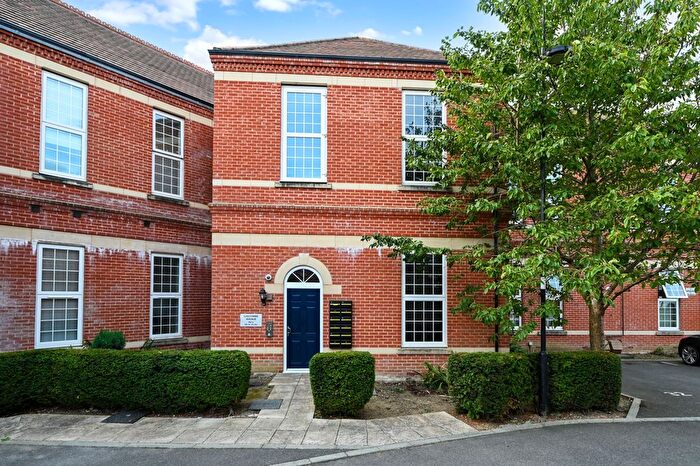 2 Bedroom Flat For Sale In Luscombe Avenue, Hellingly, BN27