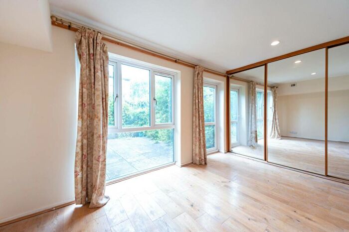 5 Bedroom Semi-Detached House To Rent In Deans Close, East Croydon, Croydon, CR0