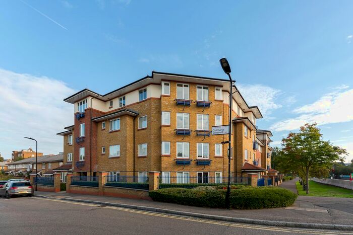 2 Bedroom Flat To Rent In Myddleton Avenue, Green Lanes, Finsbury Park, London, N4