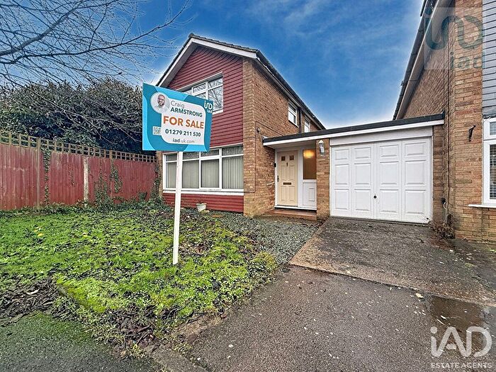 3 Bedroom Link Detached House For Sale In Fir Park, Harlow, CM19