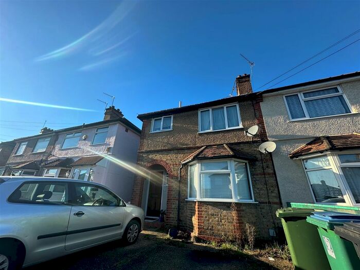 1 Bedroom Maisonette To Rent In Bushey Mill Crescent, Watford, WD24