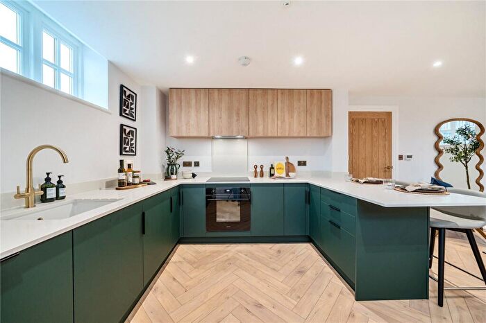 2 Bedroom Apartment For Sale In The Courtyard, West Street, Farnham, GU9