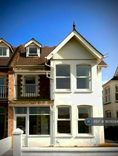3 Bedroom Penthouse To Rent In Downs View, Bude, EX23