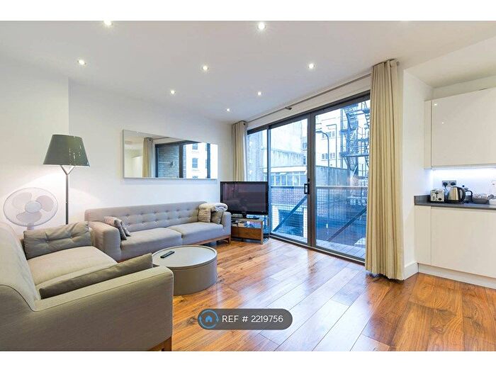 2 Bedroom Flat To Rent In London, London, W1T