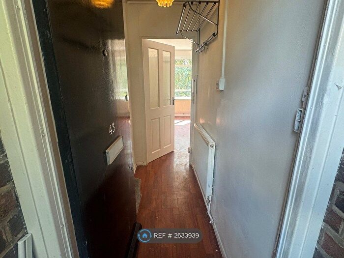 2 Bedroom Flat To Rent In Ashby House, London, N1