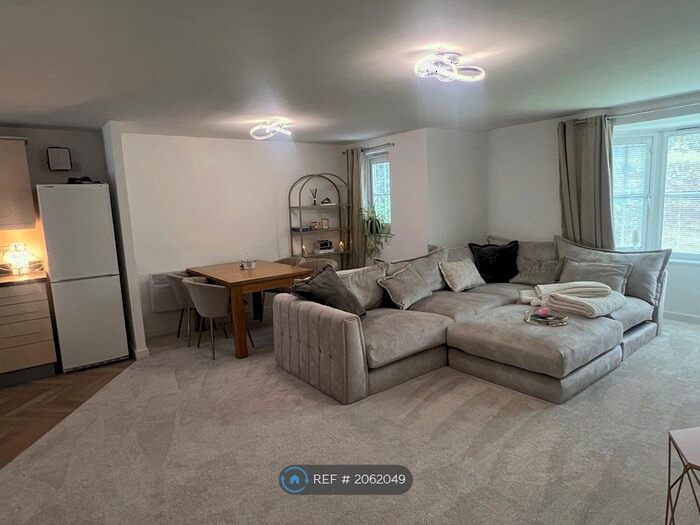 2 Bedroom Flat To Rent In Chervil House, Newcastle-Under-Lyme, ST5