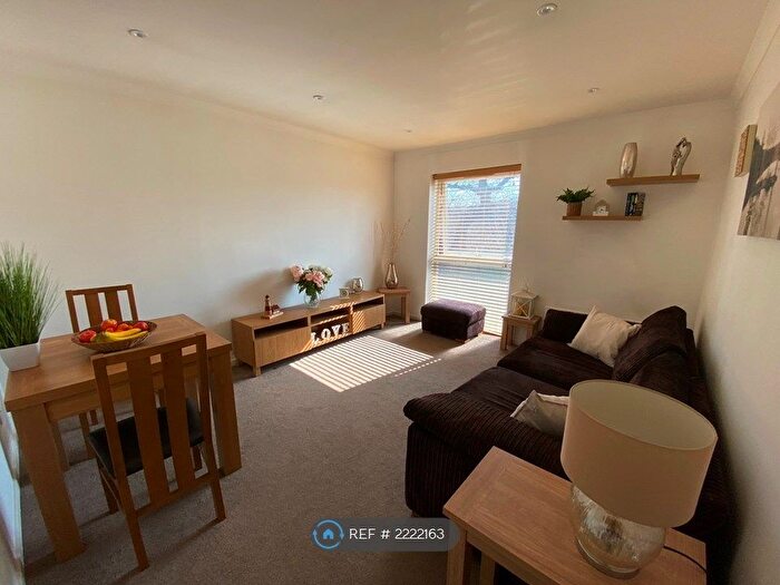 2 Bedroom Flat To Rent In Jubilee Way, Sidcup, DA14