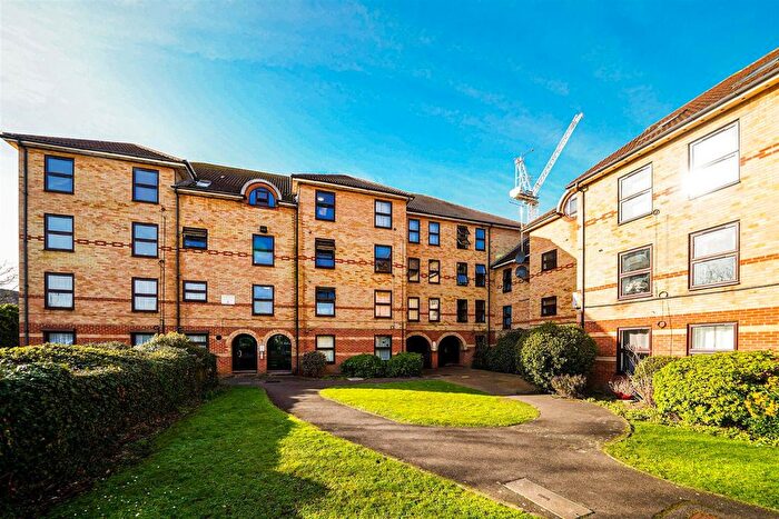 1 Bedroom Flat For Sale In Latchingdon Court, Forest Road, Walthamstow, E17