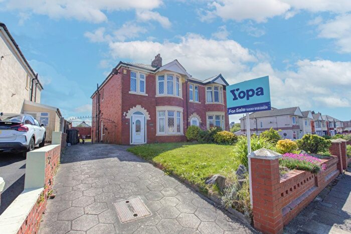 4 Bedroom Semi-Detached House For Sale In Mossom Lane, Thornton-Cleveleys, FY5