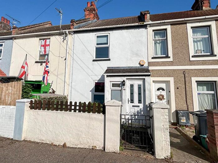2 Bedroom Terraced House For Sale In Warwick Road, Clacton-On-Sea, CO15