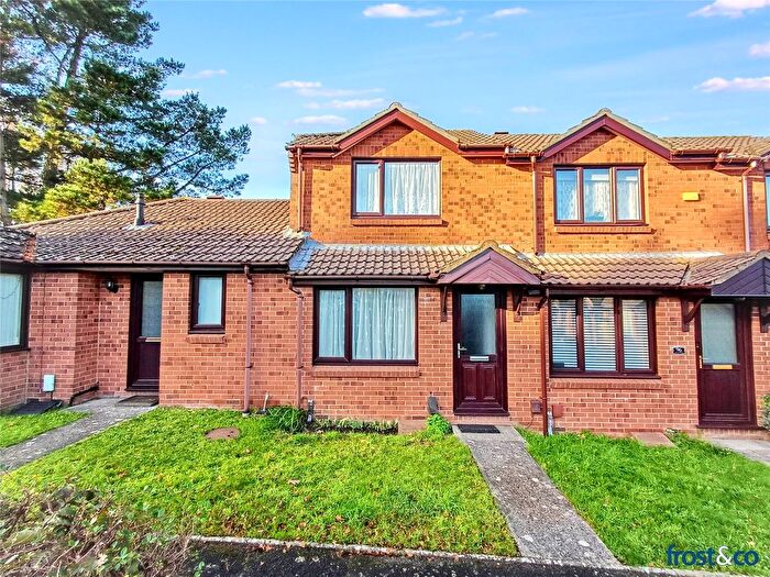 1 Bedroom Detached House For Sale In Tollard Close, Parkstone, Poole, Dorset, BH12