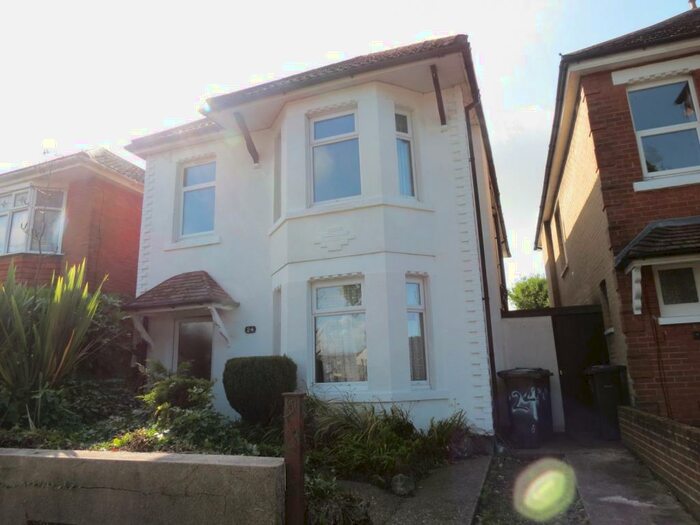 6 Bedroom House To Rent In Bedroom House In Bournemouth, BH9