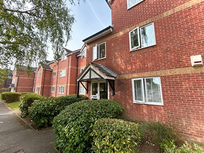 2 Bedroom Flat To Rent In Foxglove Way, Wallington, SM6