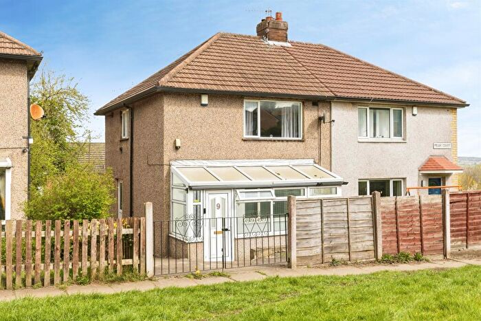 2 Bedroom Semi Detached House For Sale In Friar Court, Bradford, BD10