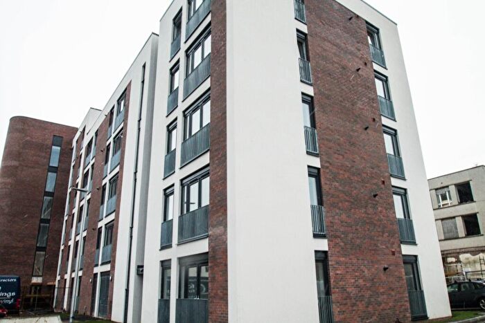 2 Bedroom Flat To Rent In Arneil Drive, Crewe Toll, Edinburgh, EH5