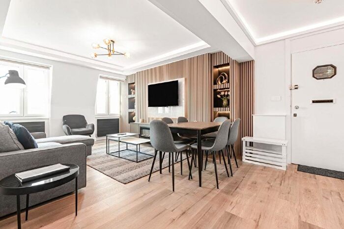 3 Bedroom Flat To Rent In Seymour Place, Marylebone, London, W1H