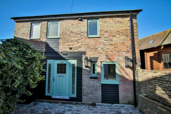 2 Bedroom Flat To Rent In Coach House, D Dover Road, Folkestone, CT20