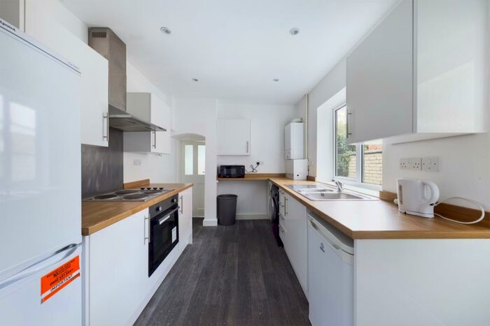 4 Bedroom House To Rent In Southampton Road, Far Cotton, Northampton, NN4