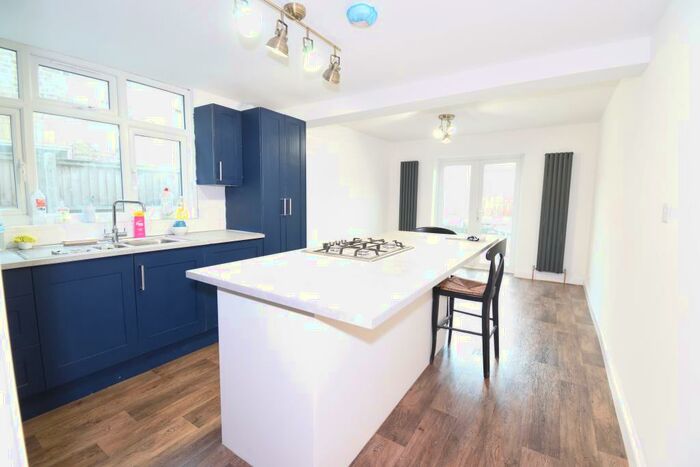 1 Bedroom Flat To Rent In Francis Road, Leyton, London, E10
