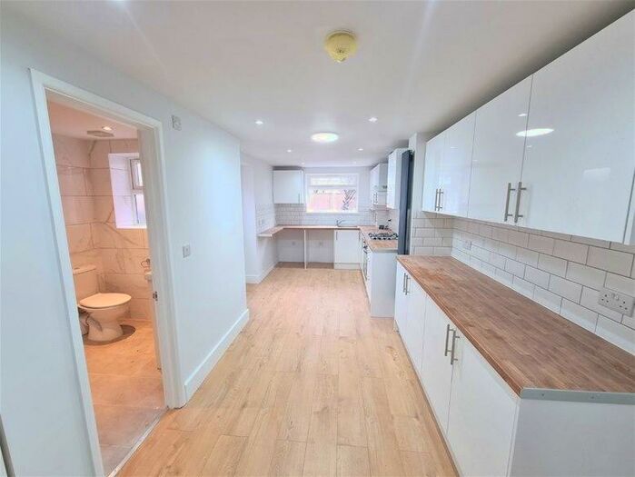5 Bedroom House To Rent In Belgrave Road, Plaistow, E13