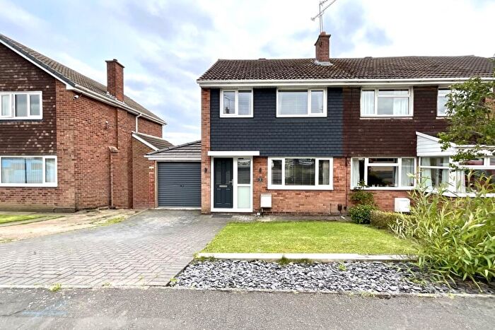 3 Bedroom Semi Detached House For Sale In Moorland View, Aston, Sheffield, S26