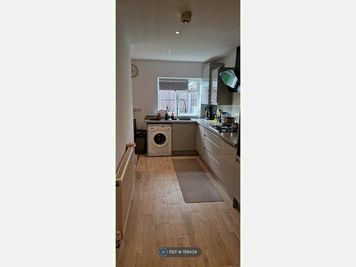 3 Bedroom End Of Terrace House To Rent In Eastwood Drive, Derby, DE23