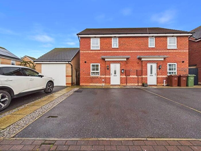 3 Bedroom Semi Detached House For Sale In Smyth Lane, Pontefract, WF8