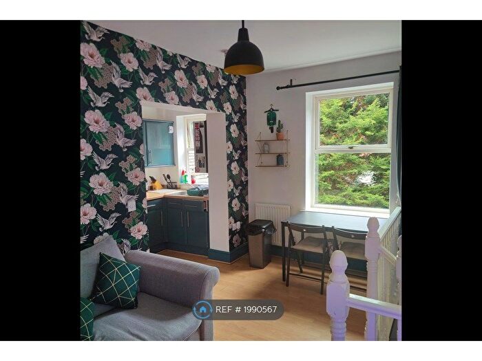 1 Bedroom Maisonette To Rent In Barlow Moor Road, Didsbury, M20