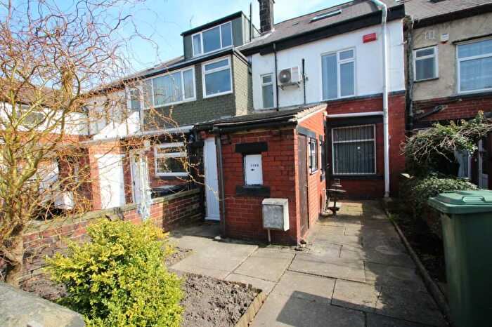 2 Bedroom Flat To Rent In Low Lane, Horsforth, Leeds, West Yorkshire, LS18