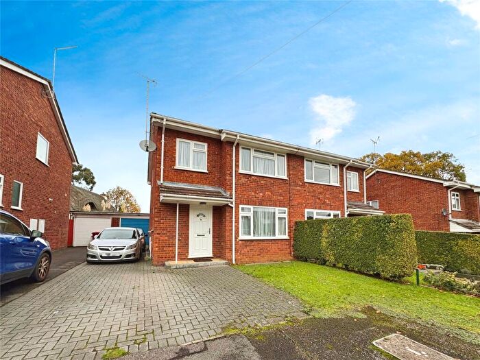3 Bedroom Semi Detached House For Sale In Swiss Cottage Close, Tilehurst, Reading, RG31