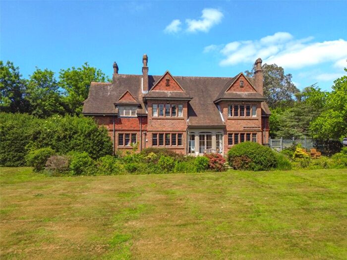 5 Bedroom Detached House For Sale In Lower Pennington Lane, Pennington, Lymington, Hampshire, SO41