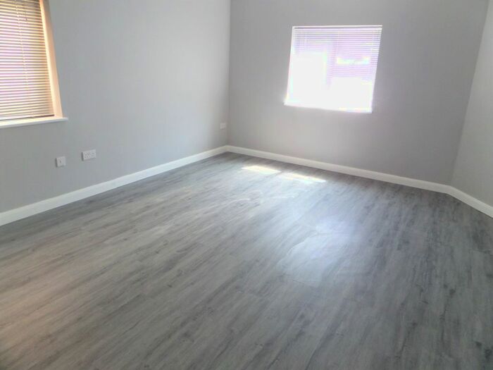 Studio To Rent In Staines Road, Bedfont, Feltham, TW14