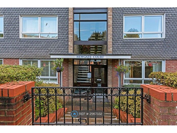 2 Bedroom Flat To Rent In Station Road, Henley-On-Thames, RG9