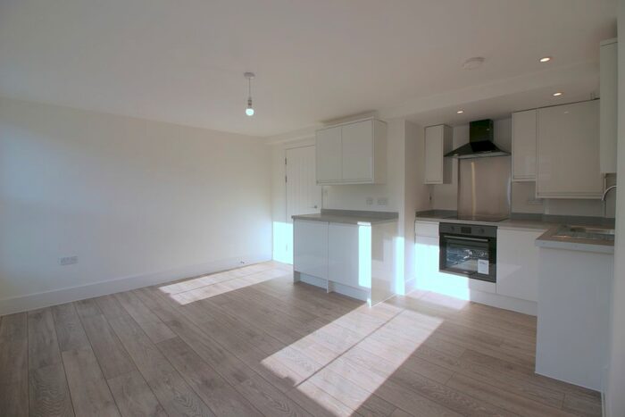 2 Bedroom Flat To Rent In Raynham Road, London, W6